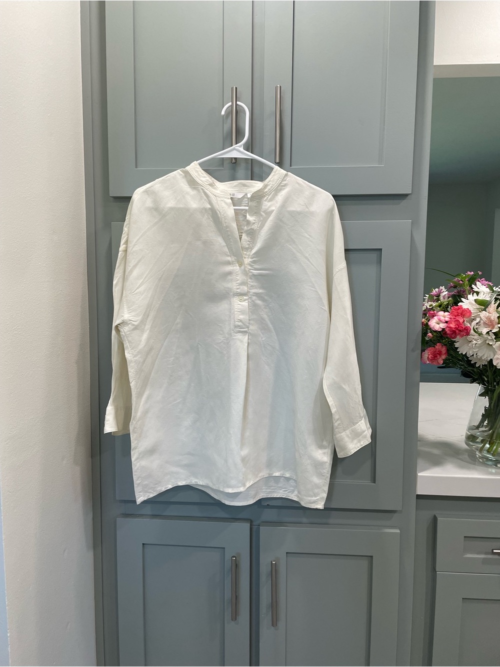 Uniqlo Cream linen V-Neck Button Popover Tunic